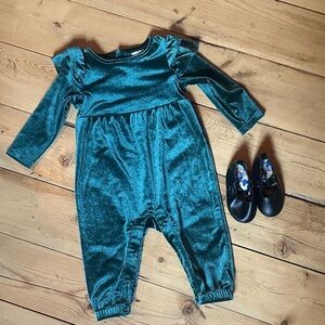 Velvet Green Holiday outfit with Shoes